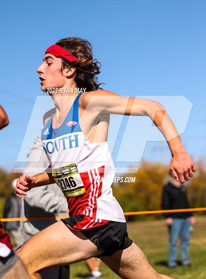 Thumbnail 1 in IHSAA Boys Cross Country Regionals photogallery.