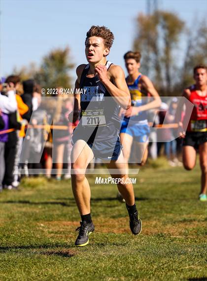 Thumbnail 2 in IHSAA Boys Cross Country Regionals photogallery.