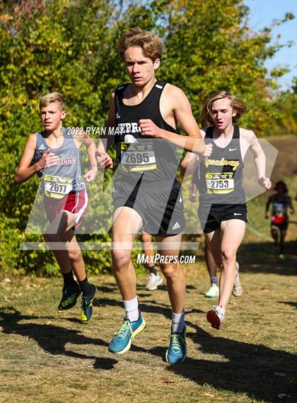 Thumbnail 2 in IHSAA Boys Cross Country Regionals photogallery.