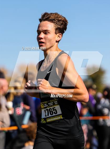 Thumbnail 2 in IHSAA Boys Cross Country Regionals photogallery.