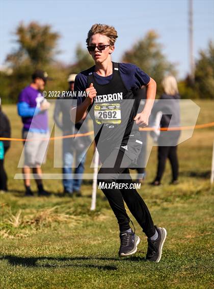 Thumbnail 2 in IHSAA Boys Cross Country Regionals photogallery.