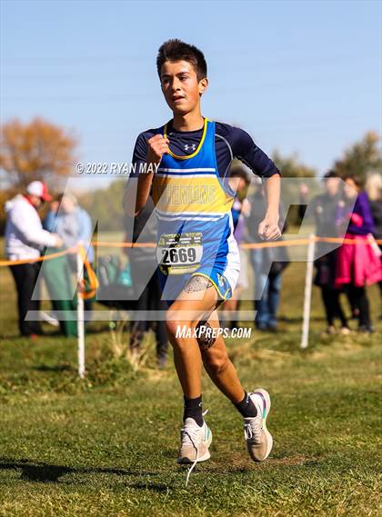 Thumbnail 2 in IHSAA Boys Cross Country Regionals photogallery.