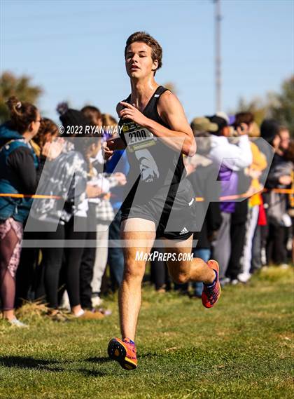 Thumbnail 2 in IHSAA Boys Cross Country Regionals photogallery.