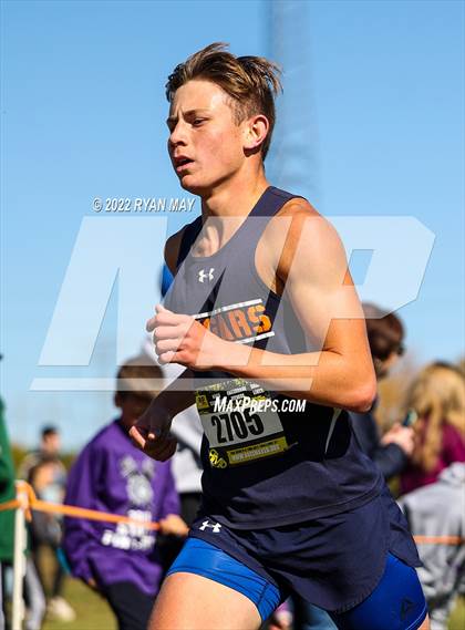 Thumbnail 2 in IHSAA Boys Cross Country Regionals photogallery.