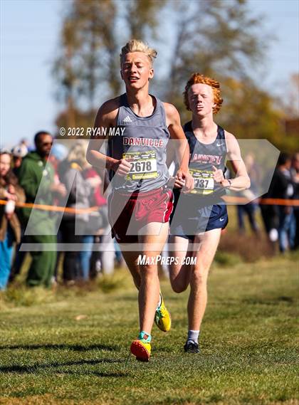 Thumbnail 2 in IHSAA Boys Cross Country Regionals photogallery.