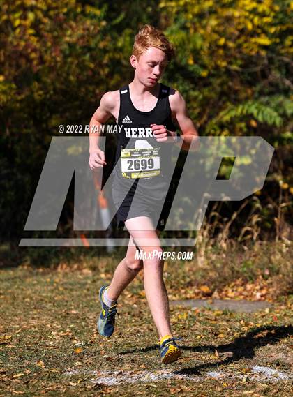 Thumbnail 3 in IHSAA Boys Cross Country Regionals photogallery.