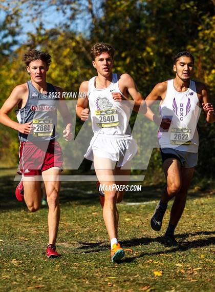 Thumbnail 2 in IHSAA Boys Cross Country Regionals photogallery.