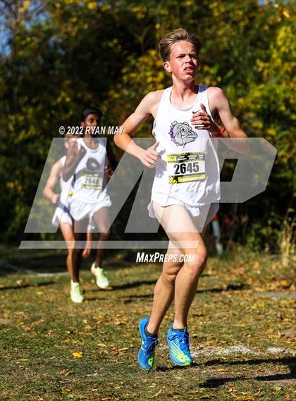 Thumbnail 2 in IHSAA Boys Cross Country Regionals photogallery.