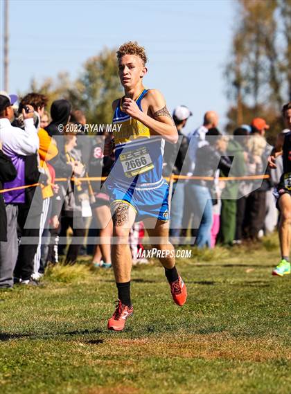 Thumbnail 1 in IHSAA Boys Cross Country Regionals photogallery.