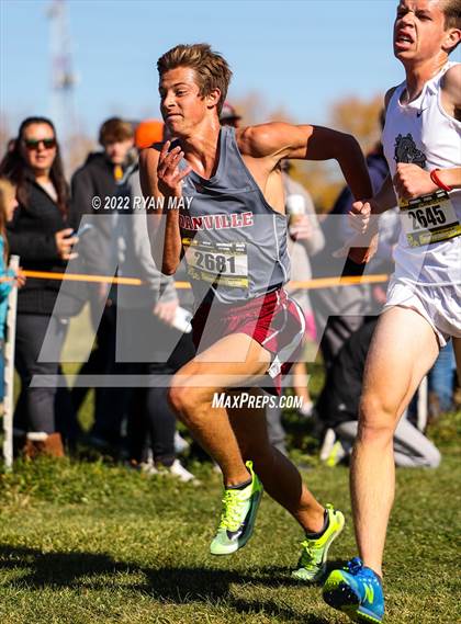 Thumbnail 2 in IHSAA Boys Cross Country Regionals photogallery.