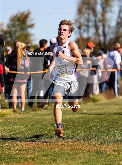 Thumbnail 2 in IHSAA Boys Cross Country Regionals photogallery.