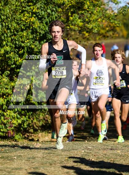 Thumbnail 2 in IHSAA Boys Cross Country Regionals photogallery.
