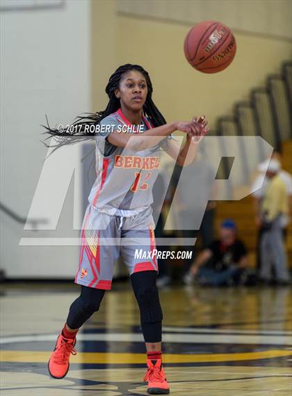 Thumbnail 1 in Berkeley vs Oak Ridge (CIF State Championships D1 Round II) photogallery.