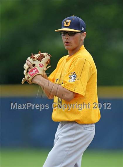Thumbnail 3 in Briarcliff vs. Oneonta (NYSPHSAA Class B Final) photogallery.