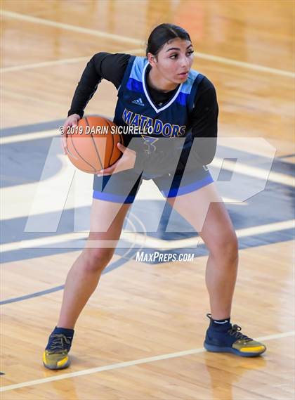 Thumbnail 2 in Lynwood vs. Shadow Mountain (Nike Tournament of Champions) photogallery.