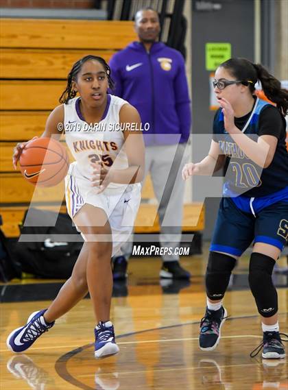 Thumbnail 1 in Lynwood vs. Shadow Mountain (Nike Tournament of Champions) photogallery.