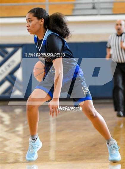 Thumbnail 3 in Lynwood vs. Shadow Mountain (Nike Tournament of Champions) photogallery.