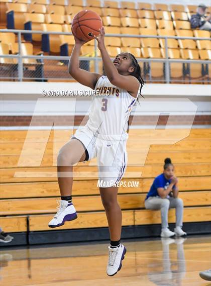Thumbnail 1 in Lynwood vs. Shadow Mountain (Nike Tournament of Champions) photogallery.