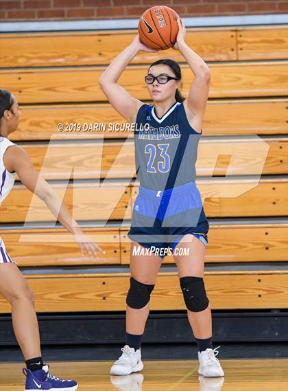 Thumbnail 1 in Lynwood vs. Shadow Mountain (Nike Tournament of Champions) photogallery.