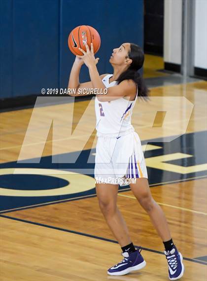 Thumbnail 2 in Lynwood vs. Shadow Mountain (Nike Tournament of Champions) photogallery.