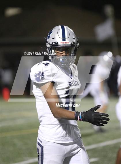 Thumbnail 2 in Dakota vs. Sterling Heights Stevenson (MHSAA Regional Final) photogallery.