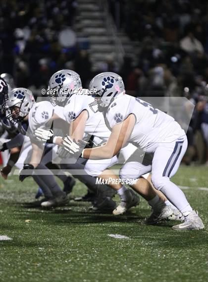 Thumbnail 3 in Dakota vs. Sterling Heights Stevenson (MHSAA Regional Final) photogallery.