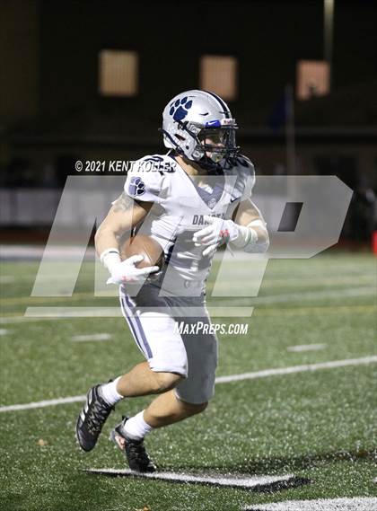 Thumbnail 2 in Dakota vs. Sterling Heights Stevenson (MHSAA Regional Final) photogallery.