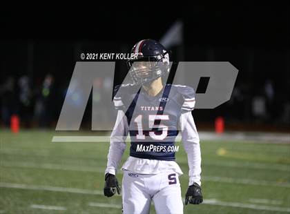 Thumbnail 3 in Dakota vs. Sterling Heights Stevenson (MHSAA Regional Final) photogallery.