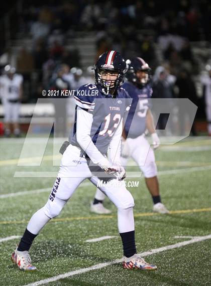 Thumbnail 2 in Dakota vs. Sterling Heights Stevenson (MHSAA Regional Final) photogallery.