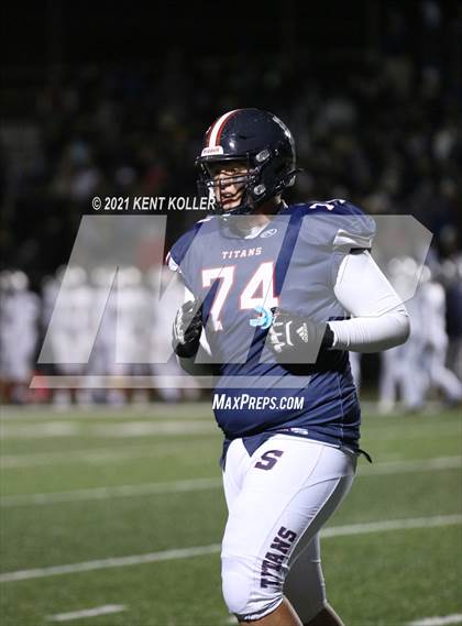 Thumbnail 1 in Dakota vs. Sterling Heights Stevenson (MHSAA Regional Final) photogallery.
