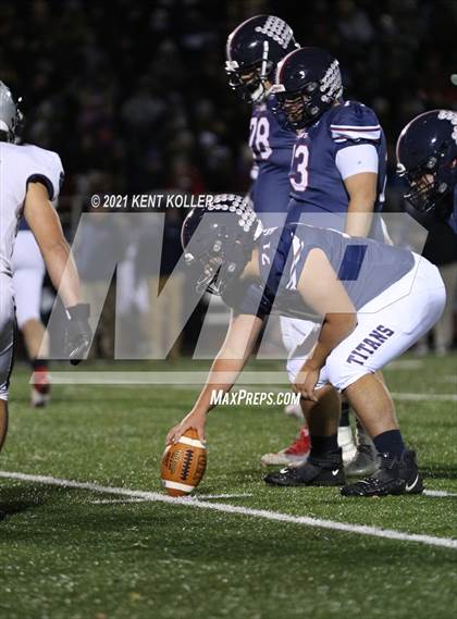 Thumbnail 1 in Dakota vs. Sterling Heights Stevenson (MHSAA Regional Final) photogallery.