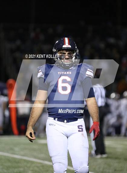Thumbnail 3 in Dakota vs. Sterling Heights Stevenson (MHSAA Regional Final) photogallery.