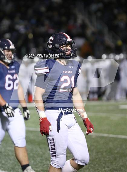 Thumbnail 1 in Dakota vs. Sterling Heights Stevenson (MHSAA Regional Final) photogallery.