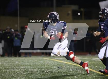 Thumbnail 2 in Dakota vs. Sterling Heights Stevenson (MHSAA Regional Final) photogallery.