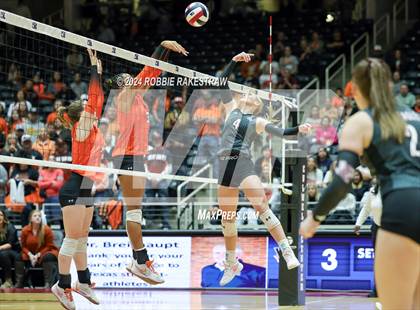 Thumbnail 2 in Johnson City vs. Wink (UIL 2A Volleyball Division I Final) photogallery.