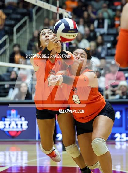 Thumbnail 1 in Johnson City vs. Wink (UIL 2A Volleyball Division I Final) photogallery.