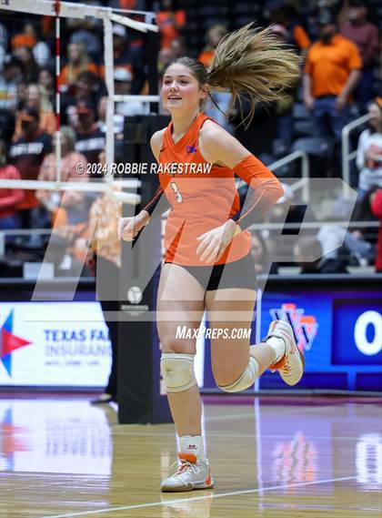 Thumbnail 1 in Johnson City vs. Wink (UIL 2A Volleyball Division I Final) photogallery.