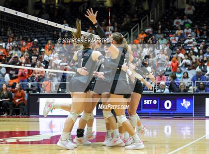 Thumbnail 2 in Johnson City vs. Wink (UIL 2A Volleyball Division I Final) photogallery.