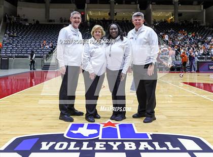 Thumbnail 1 in Johnson City vs. Wink (UIL 2A Volleyball Division I Final) photogallery.