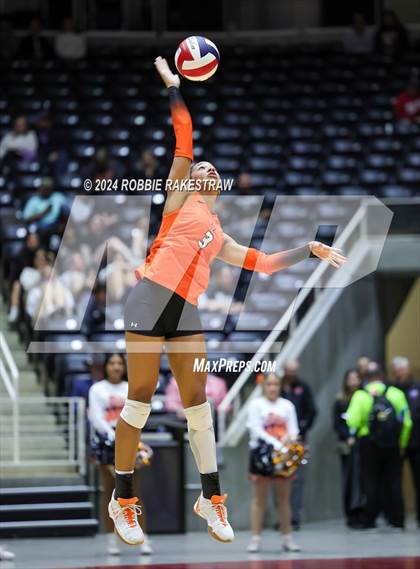 Thumbnail 2 in Johnson City vs. Wink (UIL 2A Volleyball Division I Final) photogallery.