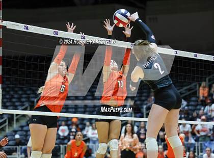 Thumbnail 2 in Johnson City vs. Wink (UIL 2A Volleyball Division I Final) photogallery.