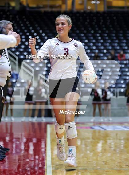 Thumbnail 1 in Johnson City vs. Wink (UIL 2A Volleyball Division I Final) photogallery.