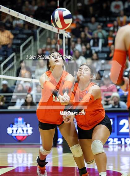Thumbnail 3 in Johnson City vs. Wink (UIL 2A Volleyball Division I Final) photogallery.