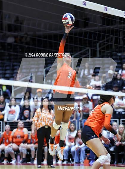 Thumbnail 2 in Johnson City vs. Wink (UIL 2A Volleyball Division I Final) photogallery.