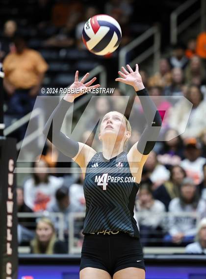 Thumbnail 2 in Johnson City vs. Wink (UIL 2A Volleyball Division I Final) photogallery.