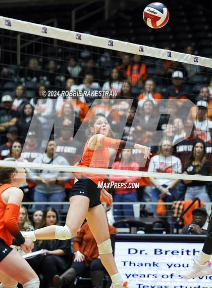 Thumbnail 3 in Johnson City vs. Wink (UIL 2A Volleyball Division I Final) photogallery.
