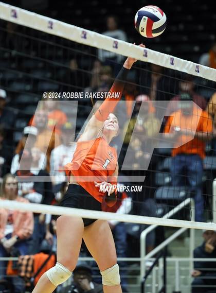 Thumbnail 1 in Johnson City vs. Wink (UIL 2A Volleyball Division I Final) photogallery.