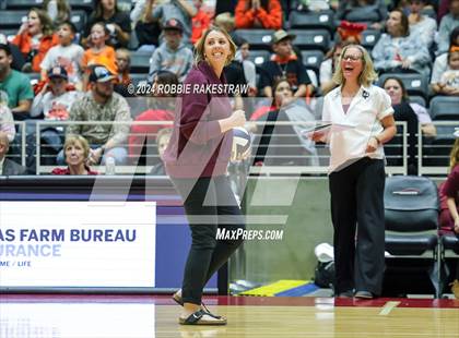 Thumbnail 3 in Johnson City vs. Wink (UIL 2A Volleyball Division I Final) photogallery.