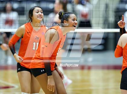 Thumbnail 2 in Johnson City vs. Wink (UIL 2A Volleyball Division I Final) photogallery.