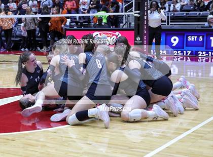 Thumbnail 1 in Johnson City vs. Wink (UIL 2A Volleyball Division I Final) photogallery.